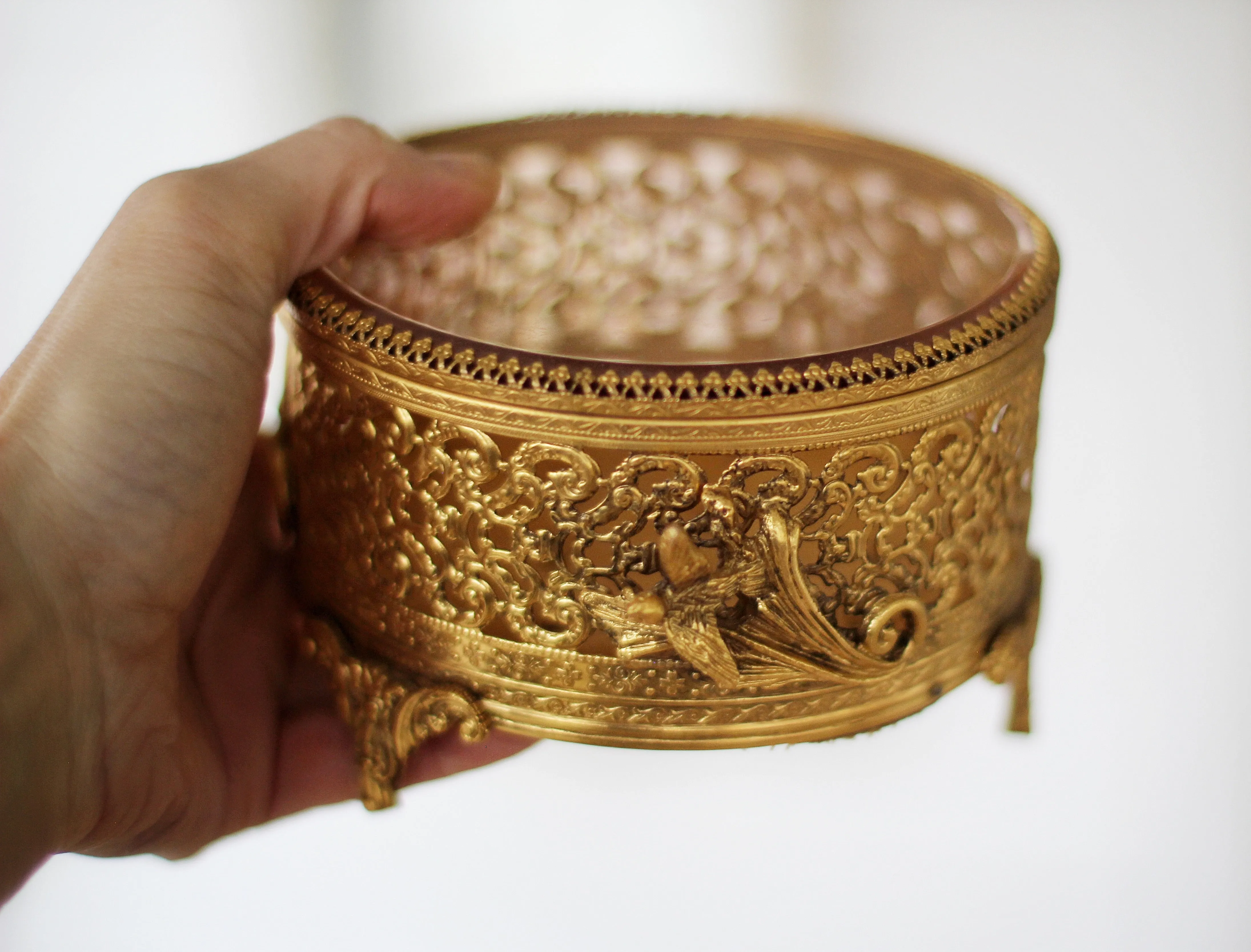 Antique Rounded Birds Tufted Jewelry Box