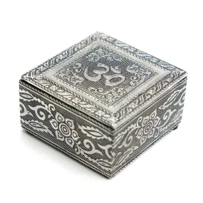 Metal Embossed Box 3", Om