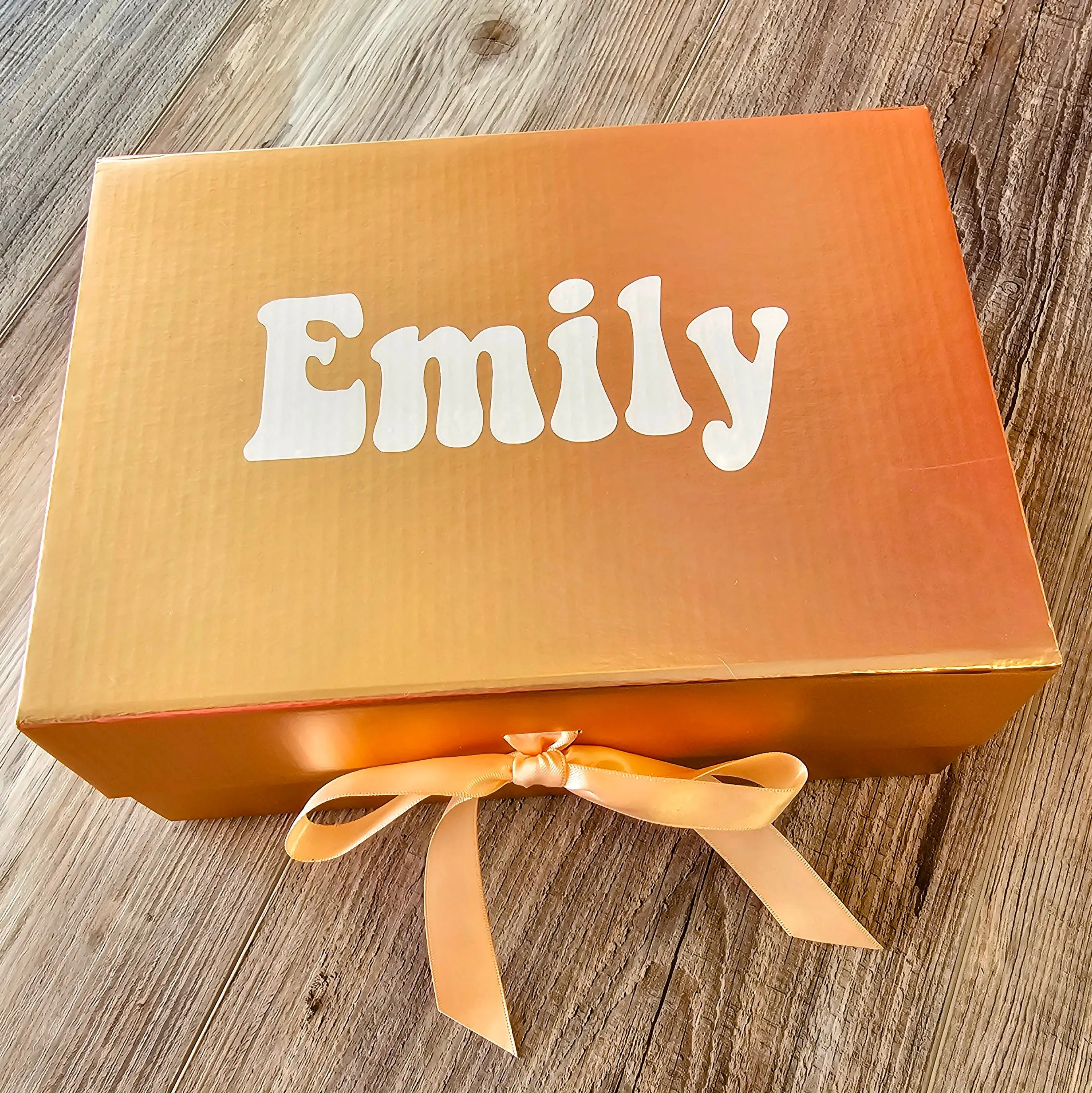 Personalized Magnetic Catch Gift Box